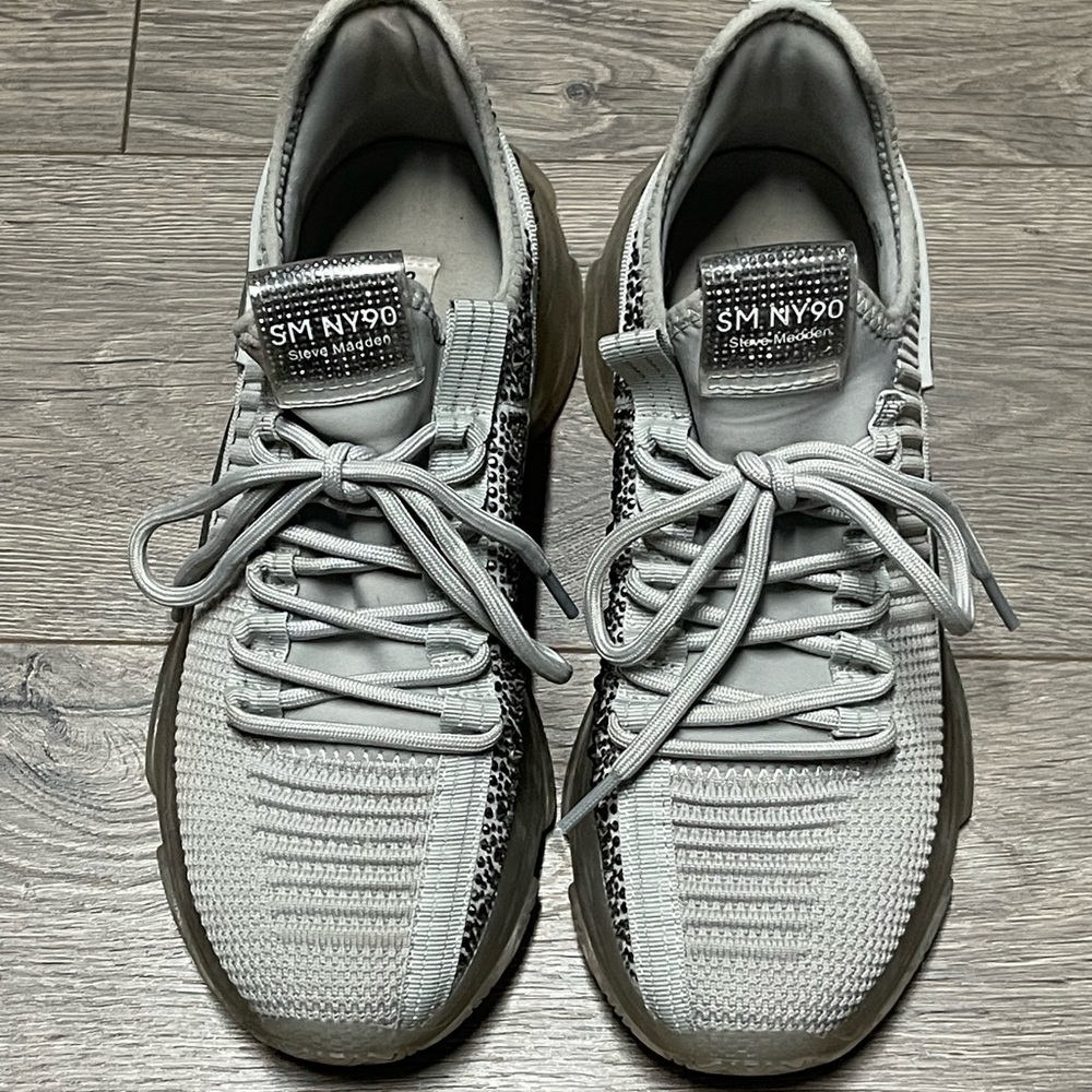 Steve Madden Grey Maxima